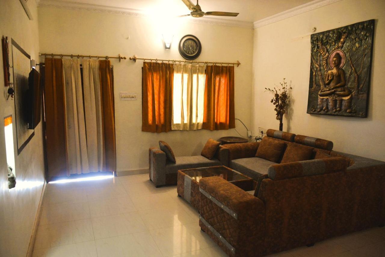 Malaiya Homestay - Grandeur Living Experience 贾巴尔普尔 外观 照片