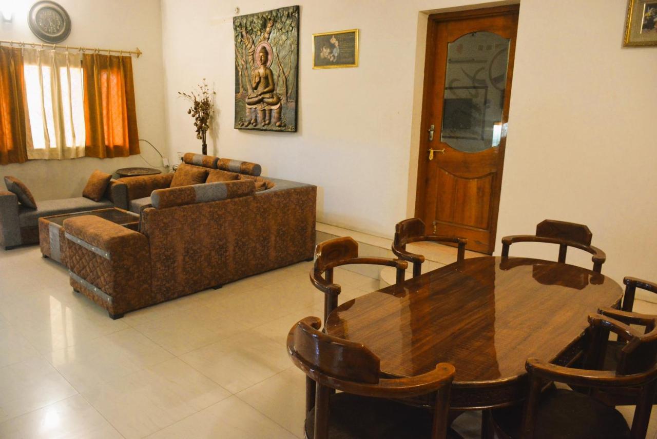Malaiya Homestay - Grandeur Living Experience 贾巴尔普尔 外观 照片