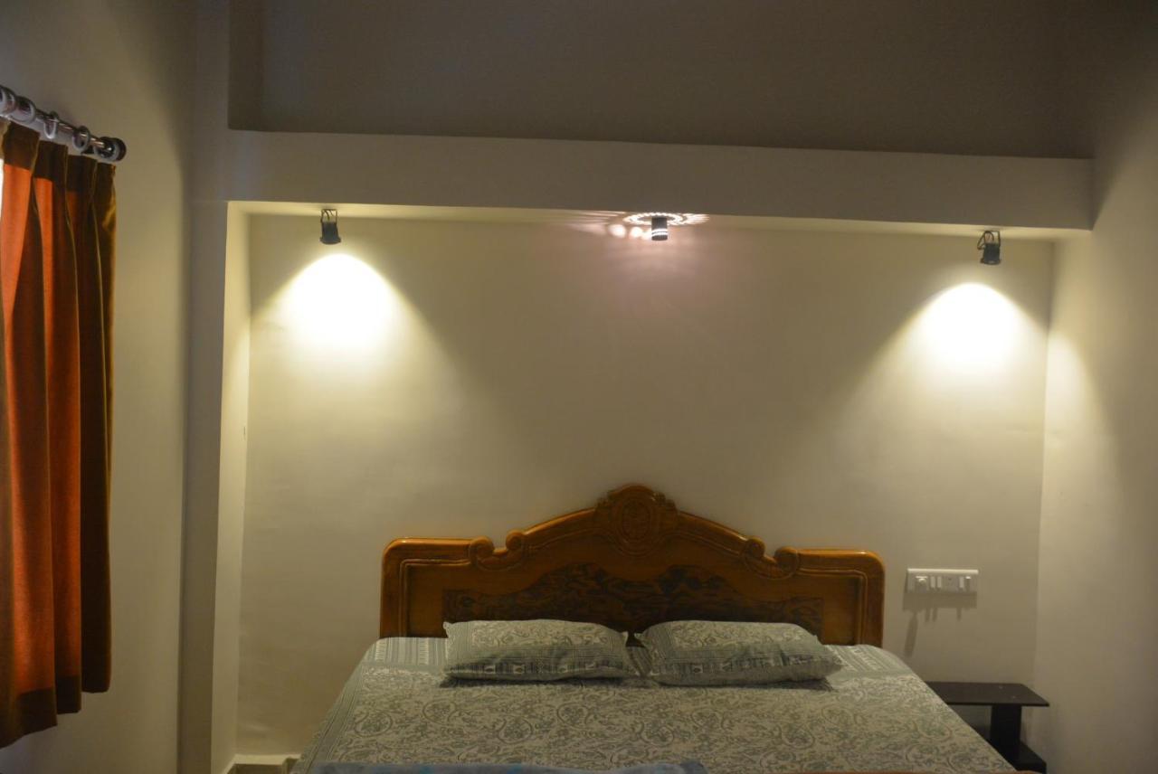 Malaiya Homestay - Grandeur Living Experience 贾巴尔普尔 外观 照片
