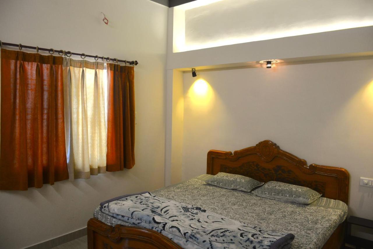 Malaiya Homestay - Grandeur Living Experience 贾巴尔普尔 外观 照片